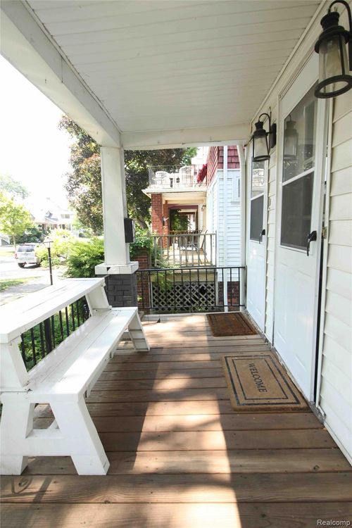 1322-1324 Wayburn St, Grosse Pointe Park, MI, 48230-1071 | Card Image