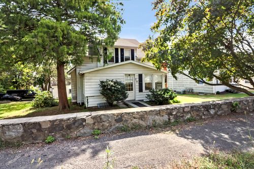 32 Bartlett Ave, Norwalk, CT, 06850-1528 | Card Image
