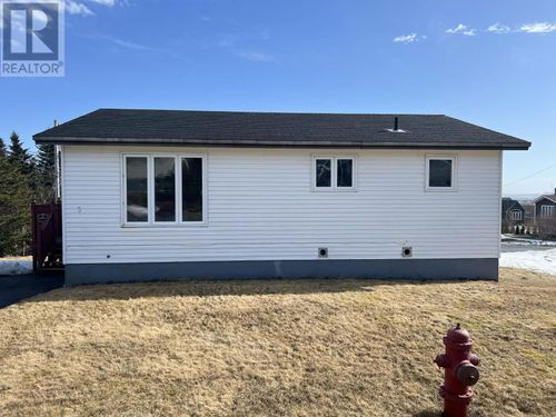 5 Haystack Ave, Arnold's Cove, NL, A0B2B0 | Card Image