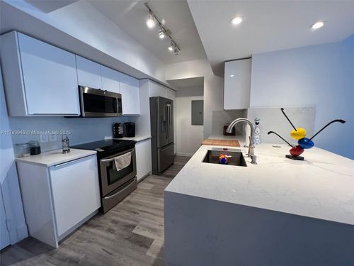 apt-1016-1551 N Flagler Dr, West Palm Beach, FL, 33401-3445 | Card Image