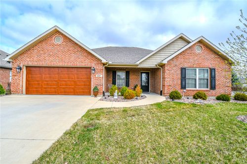 607 W Bentley Cir, Troy, OH, 45373-7848 | Card Image