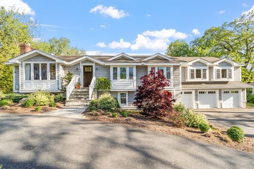 204 Virginia Rd, Concord, MA, 01742-2717 | Card Image