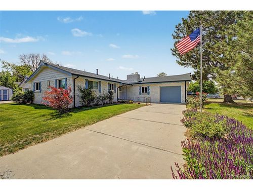 520 Iola St, Aurora, CO, 80010-4532 | Card Image
