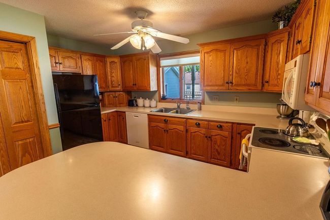 302 9 Th St N, House other with 3 bedrooms, 2 bathrooms and null parking in Kerkhoven MN | Image 12
