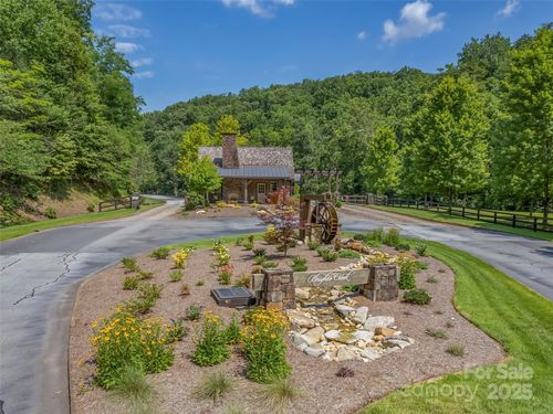 97-00 E Deep Gap Farm Rd, Mill Spring, NC, 28756 | Card Image