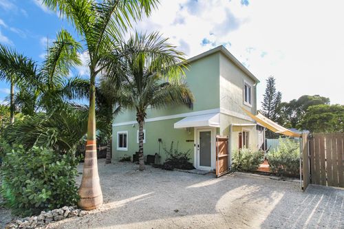 80 Le Grand Dr, Key Largo, FL, 33037-2318 | Card Image