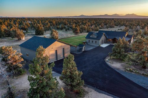 17816 Sw Mount Saint Helens Dr, Powell Butte, OR, 97753-1736 | Card Image