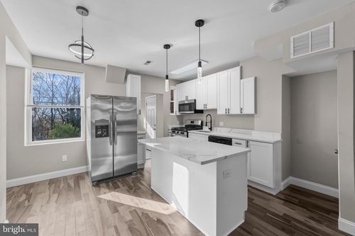 3307 Ravenwood Ave, BALTIMORE, MD, 21213-1649 | Card Image