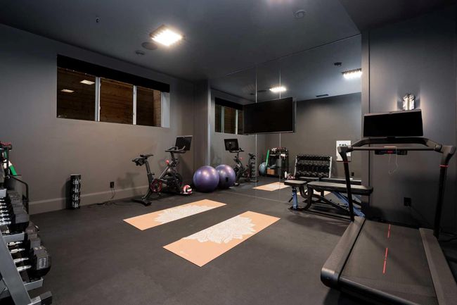 6918 Legare Dr Sw, House other with 4 bedrooms, 7 bathrooms and 3 parking in Calgary AB | Image 36