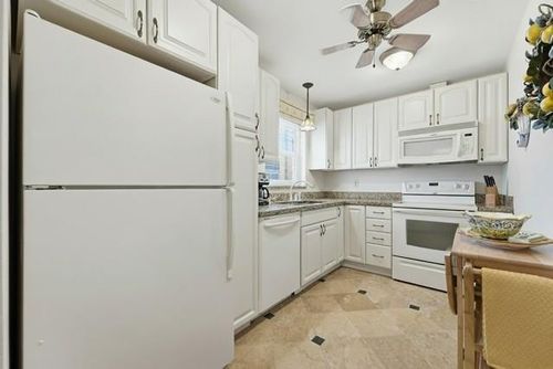 401-401 Lake Frances Dr, West Palm Beach, FL, 33411-2381 | Card Image