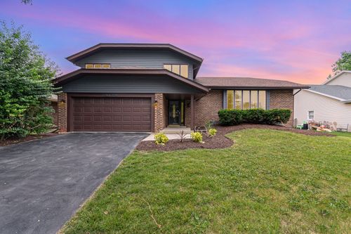 5728 Antler Ln, Westmont, IL, 60559-2106 | Card Image