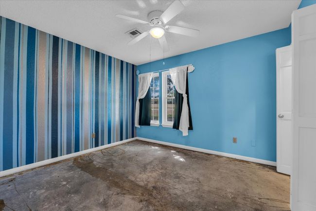 261 Rabbit Hl, House other with 3 bedrooms, 2 bathrooms and null parking in Lorena TX | Image 12