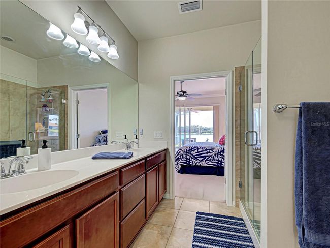 Dual vanity | Image 34