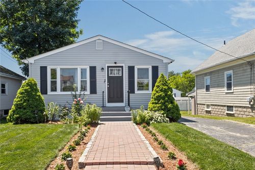 33 Belmont Ave, East Providence, RI, 02914-3905 | Card Image