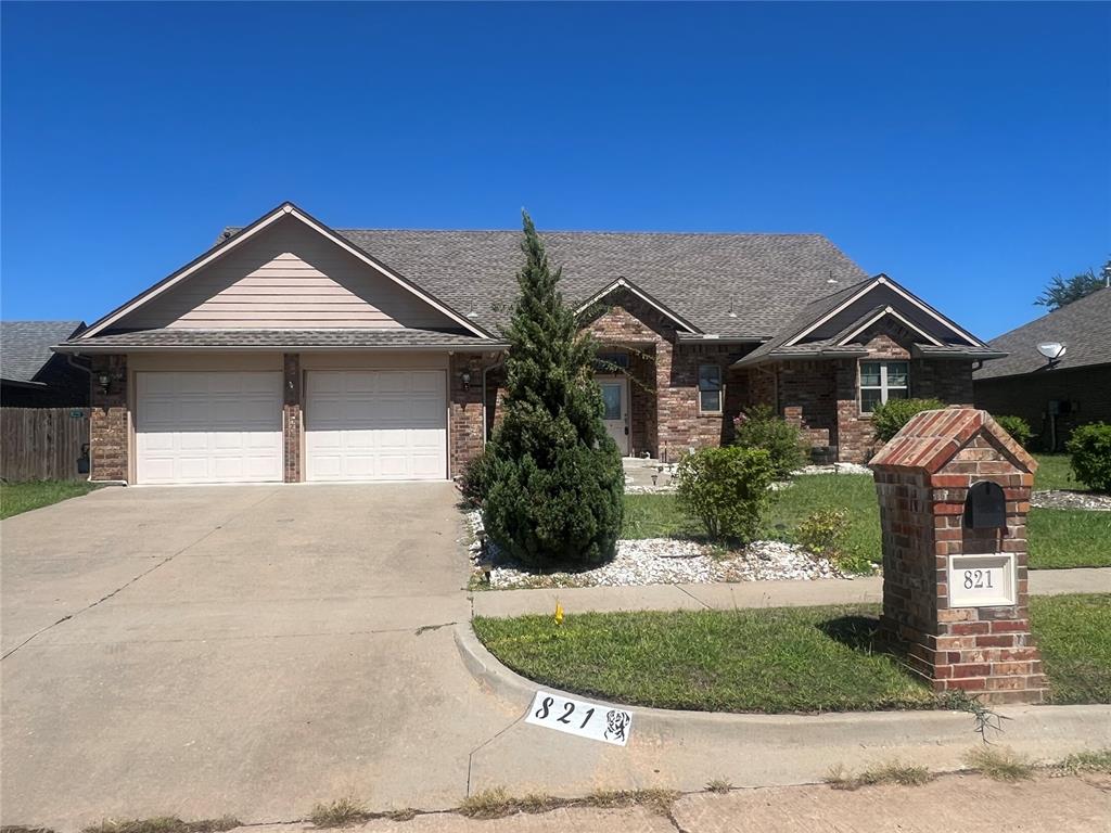 8th St, Moore, OK 73160