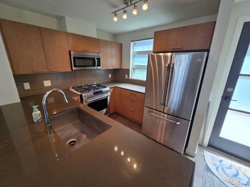 95 Moody St, Port Moody, BC, V3H0H2 | Card Image