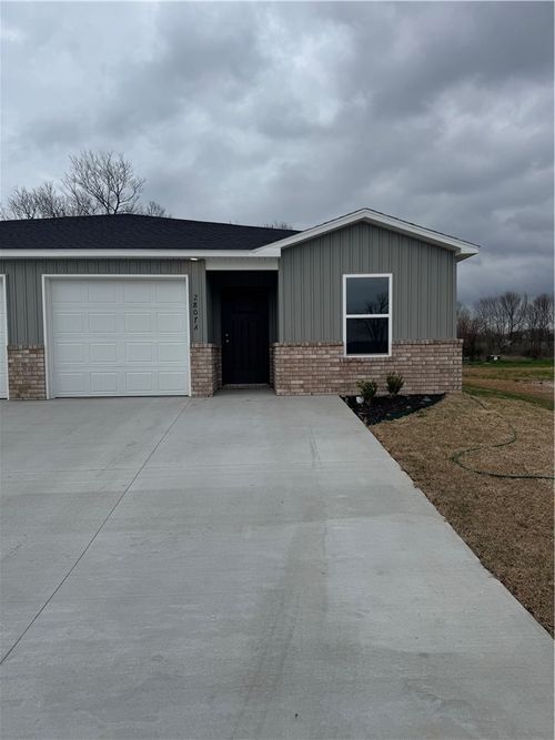 2807A N Denver St, Siloam Springs, AR, 72761 | Card Image