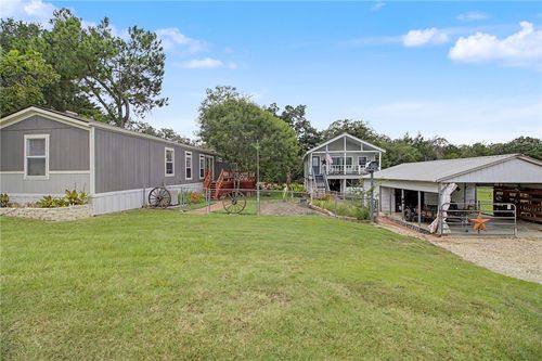 637 Lakeview Dr, Caldwell, TX, 77836-7691 | Card Image