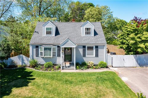 45 Nichols Rd, North Kingstown, RI, 02852-2031 | Card Image
