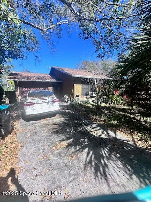 285 Alcantarra St Nw, PALM BAY, FL, 32907-1822 | Card Image