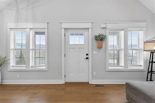 1004 Harmony Ave, Independence, MO, 64056-4213 | Card Image