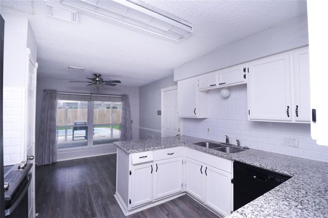 23303 Calico Corners Ln, House other with 3 bedrooms, 2 bathrooms and 2 parking in Spring TX | Image 5