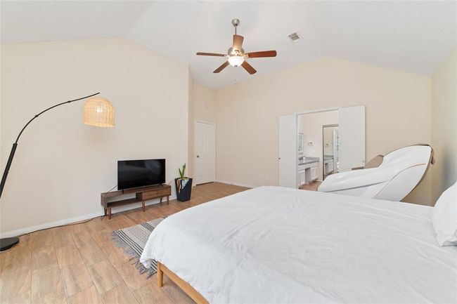 36 N Rain Forest Ct, House other with 4 bedrooms, 2 bathrooms and 2 parking in Spring TX | Image 16