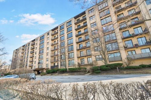 apt-210-4601 W Touhy Ave, Lincolnwood, IL, 60712-1632 | Card Image
