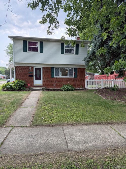 21701 Wick Rd, Taylor, MI, 48180-3713 | Card Image