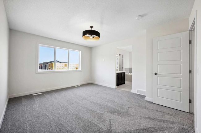 136 Crimson Ridge Place Nw, House other with 3 bedrooms, 3 bathrooms and 4 parking in Calgary AB | Image 13