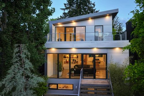 521 E 30th Ave, Vancouver, BC, V5V2V7 | Card Image