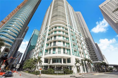 l-432-300 S Biscayne Blvd, Miami, FL, 33131-5315 | Card Image