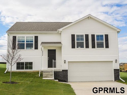 8007 N 113th Ave, Omaha, NE, 68142-1129 | Card Image