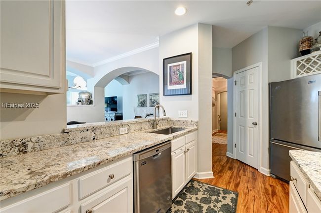 APT-1720 - 4 Indigo Run Dr, Condo with 2 bedrooms, 2 bathrooms and null parking in Hilton Head Island SC | Image 9