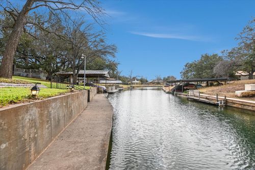 325 County Road 136c, Kingsland, TX, 78639-3764 | Card Image