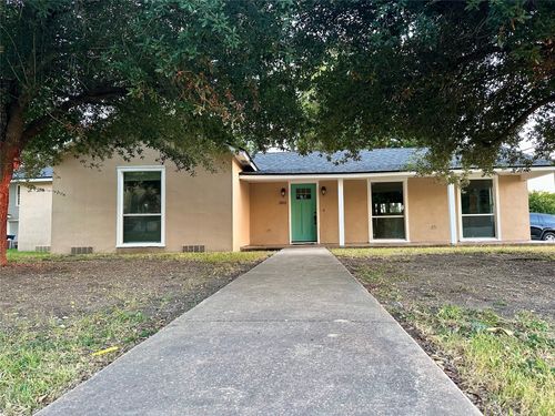 305 W Davilla St, Granger, TX, 76530-5545 | Card Image