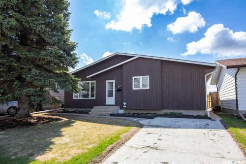 127 Devonshire Crescent, Saskatoon, SK, S7L5V6 | Card Image
