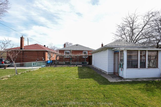 42 Marta Ave, House other with 3 bedrooms, 2 bathrooms and 1 parking in Scarborough ON | Image 25