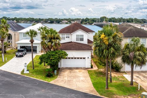 903 Lighthouse Rd, Fort Walton Beach, FL, 32547-3914 | Card Image