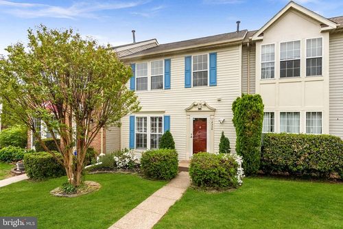 14326 Stonewater Ct, CENTREVILLE, VA, 20121-5726 | Card Image