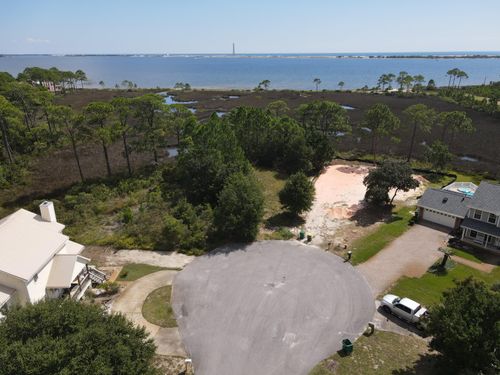 413 Emerald Ct, Mary Esther, FL, 32569-2722 | Card Image
