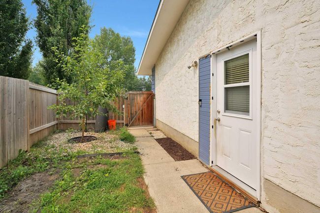 77 Overdown Dr, Home with 3 bedrooms, 1 bathrooms and 2 parking in Red Deer AB | Image 24