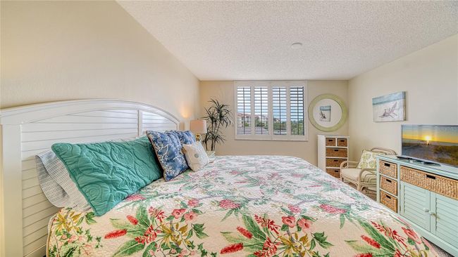 APT-204 - 6266 Midnight Pass Rd, Condo with 2 bedrooms, 2 bathrooms and null parking in SARASOTA FL | Image 11