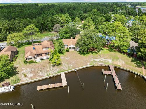 5722 Gondolier Dr, New Bern, NC, 28560-9005 | Card Image