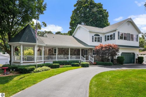 5161 Silver Pines Rd, Traverse City, MI, 49685-8917 | Card Image