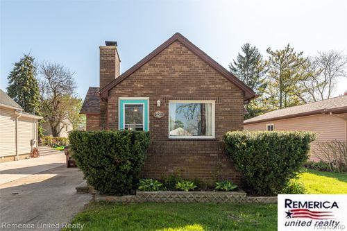 29821 Munro St, Gibraltar, MI, 48173-9773 | Card Image