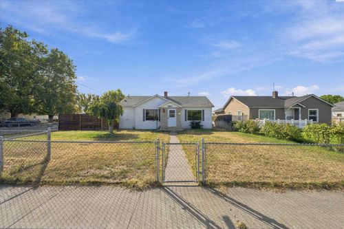1704 W Yakima St, Pasco, WA, 99301 | Card Image