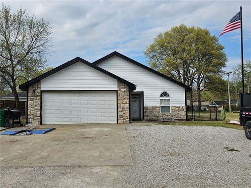 520 E 2nd St, Adrian, MO, 64720-9123 | Card Image
