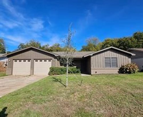 7425 S College Cir, North Richland Hills, TX, 76180-6339 | Card Image