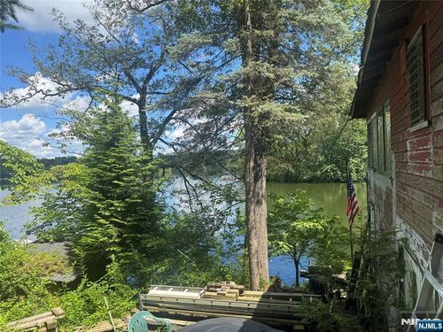 151 Pine Tree Rd, Bloomingdale, NJ, 07403-1406 | Card Image